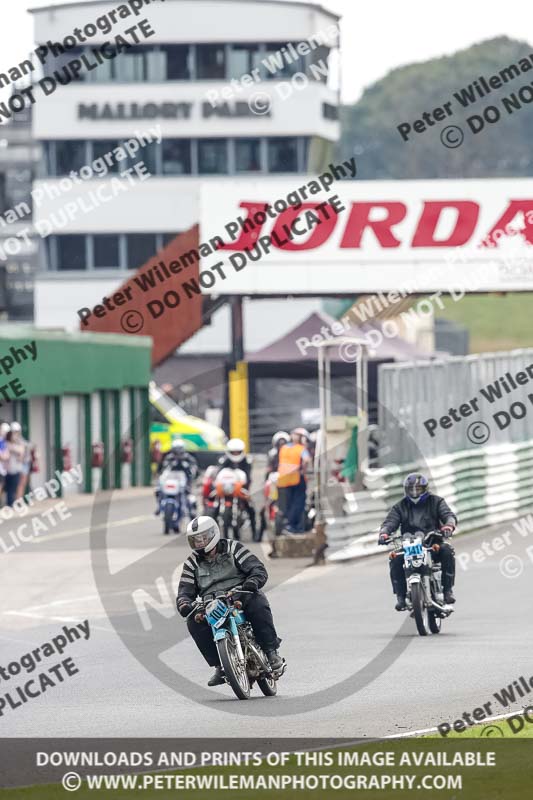 Vintage motorcycle club;eventdigitalimages;mallory park;mallory park trackday photographs;no limits trackdays;peter wileman photography;trackday digital images;trackday photos;vmcc festival 1000 bikes photographs